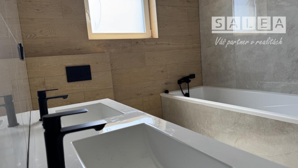 Dom pri jazere - 4 izbová novostavba Trstice