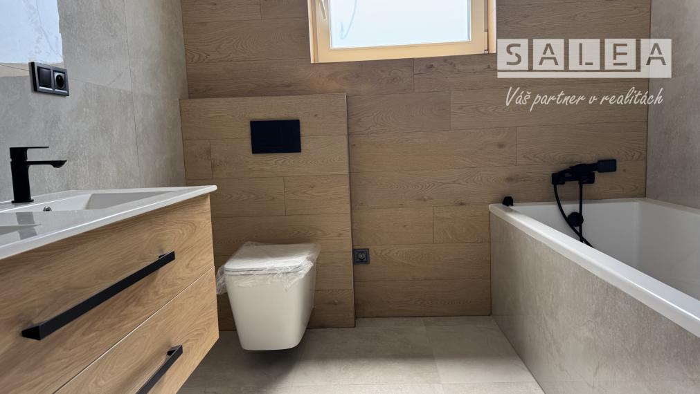 Dom pri jazere - 4 izbová novostavba Trstice