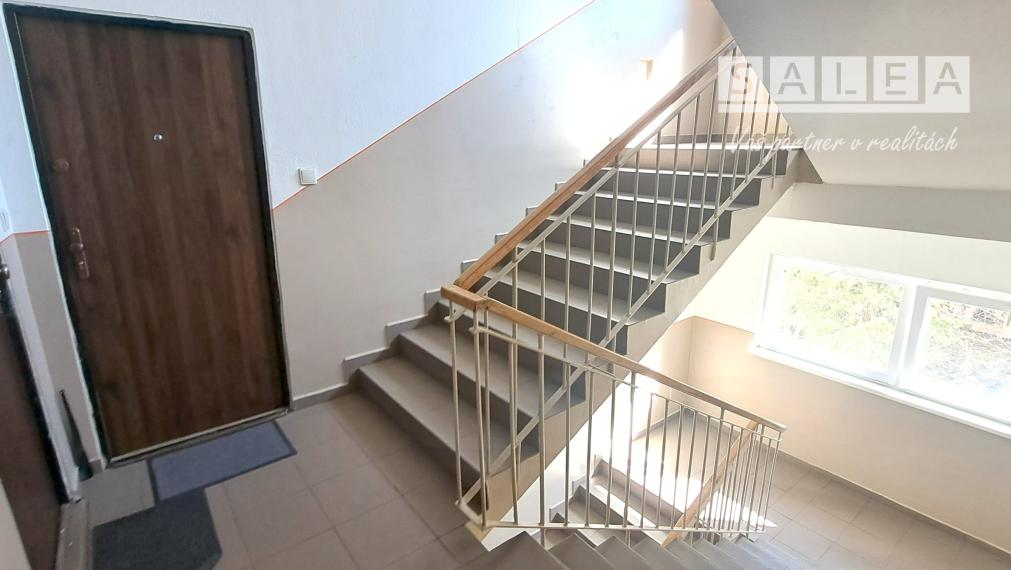 PRENÁJOM  2-izbový byt s lodžiou v centre Zvolena