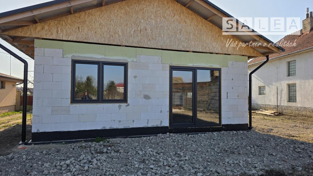 4i Novostavba  stav hrubá stavba pozemok 583m² Dolné Saliby