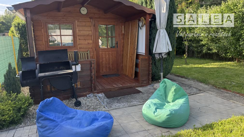 Krásna záhrada s chatkou v Kráľovej nad Váhom 259 m2