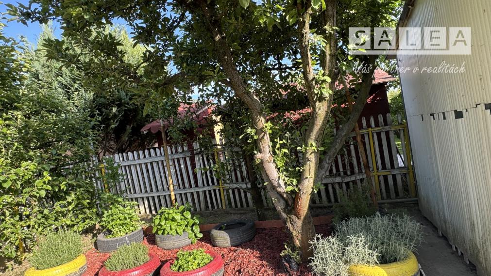 Krásna záhrada s chatkou v Kráľovej nad Váhom 259 m2