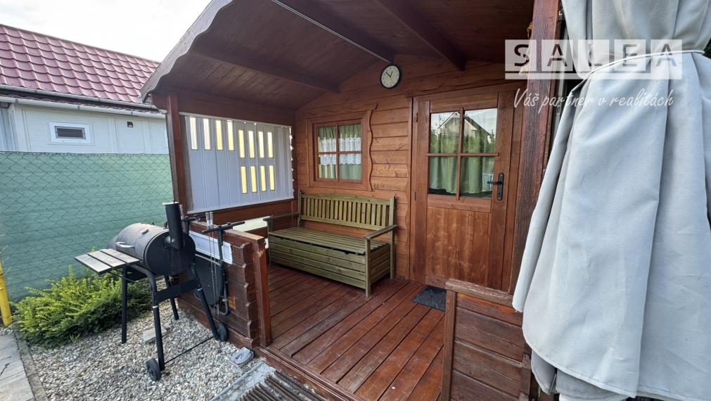 Krásna záhrada s chatkou v Kráľovej nad Váhom 259 m2