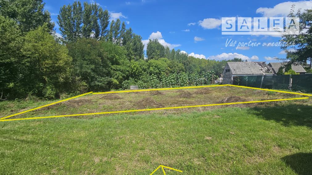 stavebný pozemok 578m2 Tomášikovo