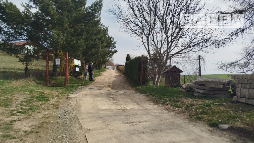 Slnečná záhrada s masívnou pivnicou  a krásnym výhľadom na okolie v Spišskej Novej Vsi