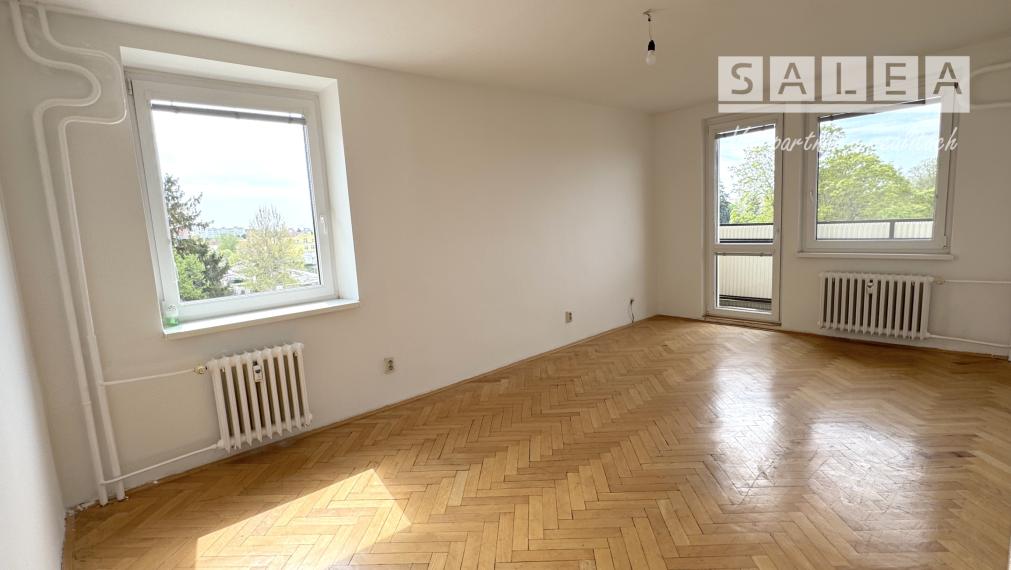 3 izbový svetlý byt 80,8 m2, 3 balkóny, špajza v byte Trnava A.Kubinu