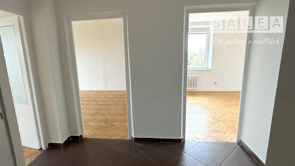 3 izbový svetlý byt 80,8 m2, 3 balkóny, špajza v byte Trnava A.Kubinu