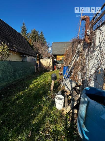 Záhrada 250 m2 v OV Kráľova nad Váhom s bazénom na predaj