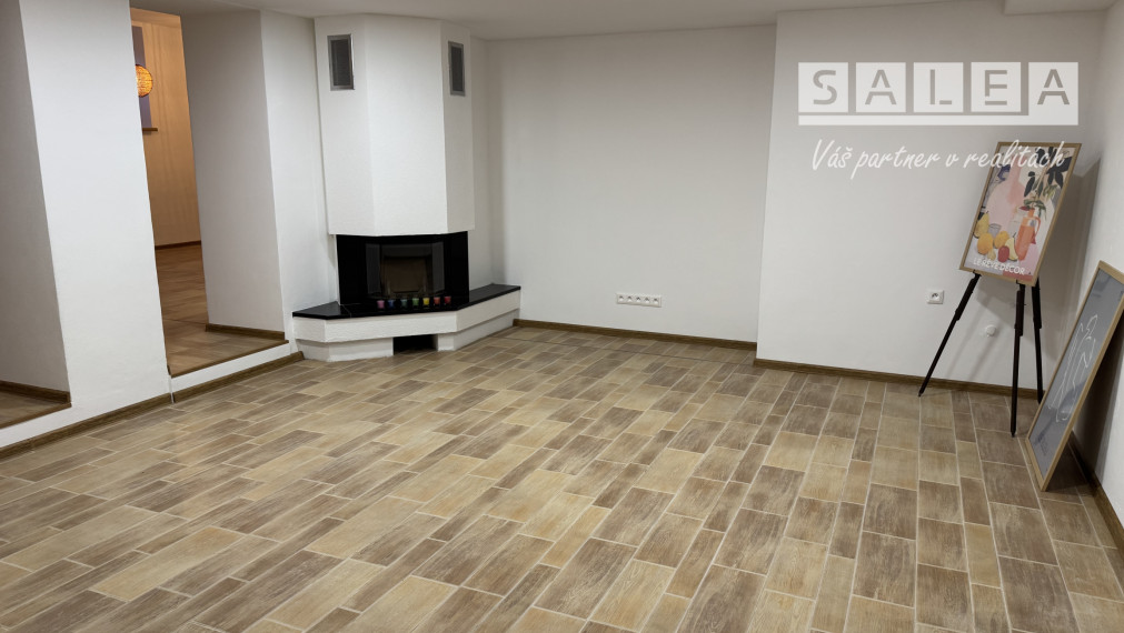 Prenájom pre pestrú ponuku služieb pešia zóna Šaľa 200 m2 alebo po miestnostiach