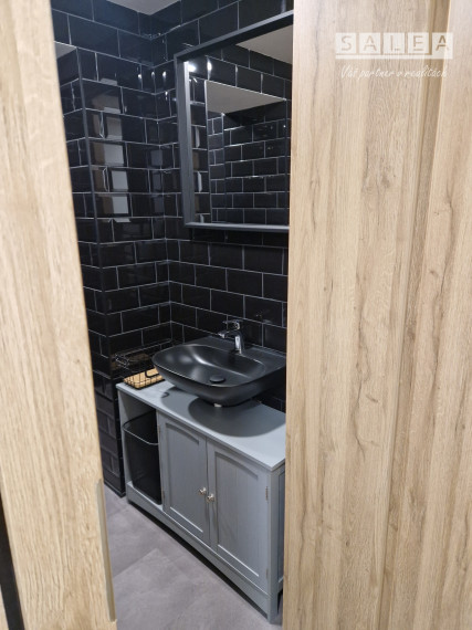 Prenájom pre pestrú ponuku služieb pešia zóna Šaľa 200 m2 alebo po miestnostiach
