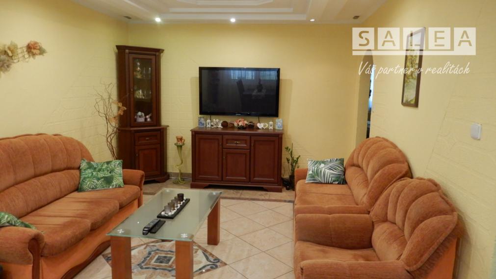 Veľký 3 Izbový byt, 83 m2, rekonštrukcia, Perecká, Levice