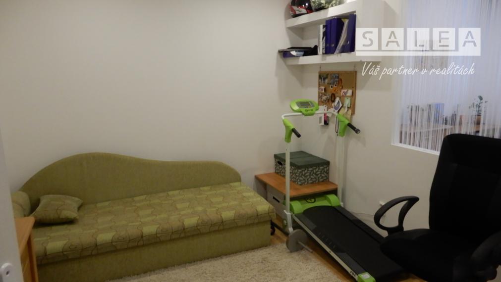 Veľký 3 Izbový byt, 83 m2, rekonštrukcia, Perecká, Levice