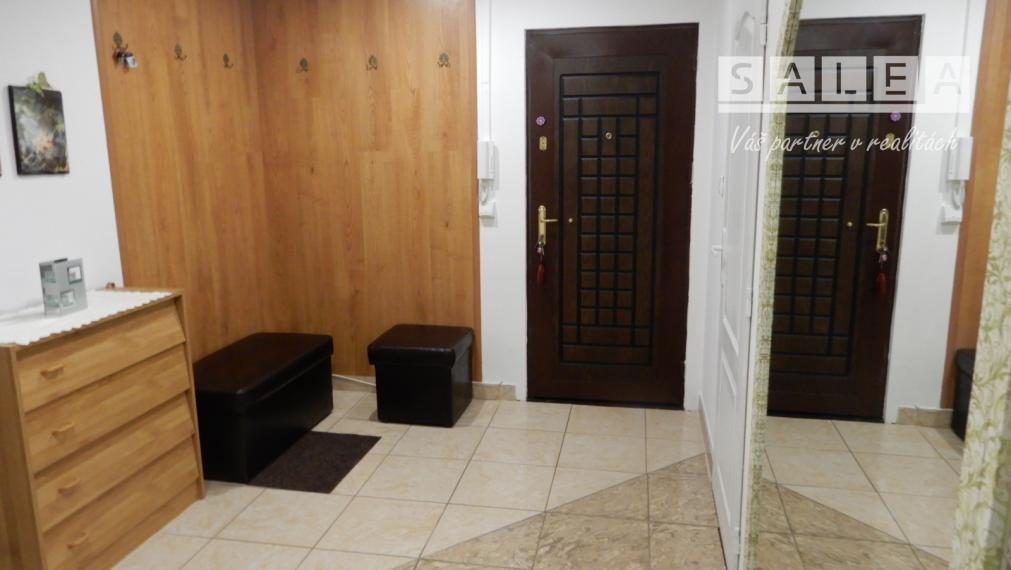 Veľký 3 Izbový byt, 83 m2, rekonštrukcia, Perecká, Levice