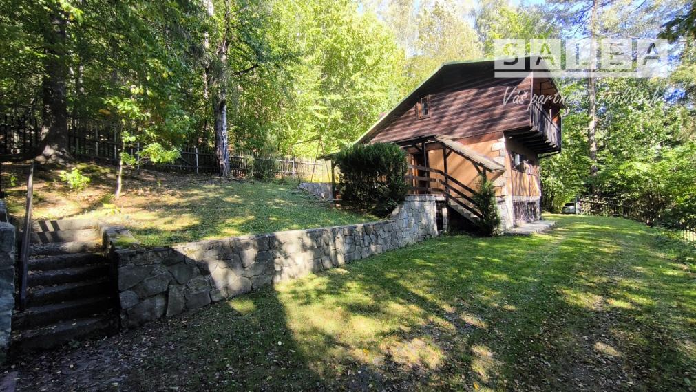 CHATA UPROSTRED LESA, POZEMOK 1782m2, ČADCA - BREHY