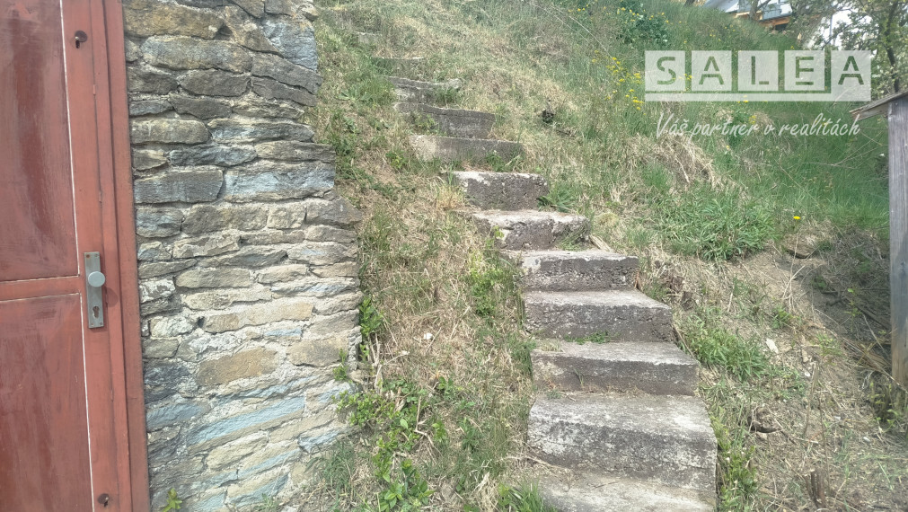 Slnečný pozemok 571m2 s pivnicou – TOP lokalita pri Smižanoch