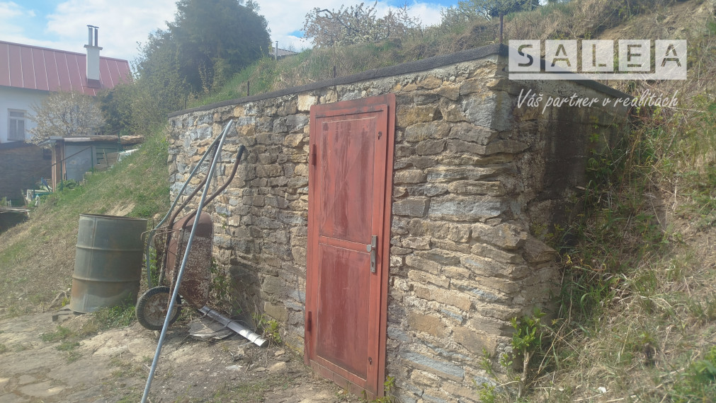 Slnečný pozemok 571m2 s pivnicou – TOP lokalita pri Smižanoch