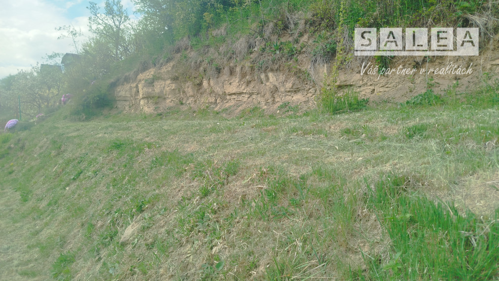 Slnečný pozemok 571m2 s pivnicou – TOP lokalita pri Smižanoch