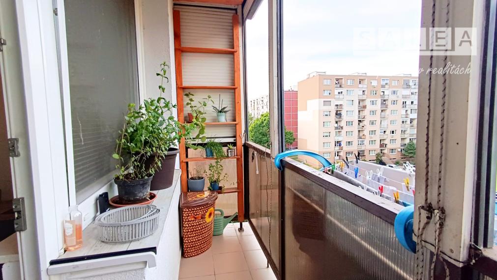 3 izbový veľký byt Šaľa-Veča s balkónom, špajzou a pivnicou