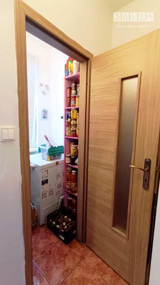 3 izbový veľký byt Šaľa-Veča s balkónom, špajzou a pivnicou