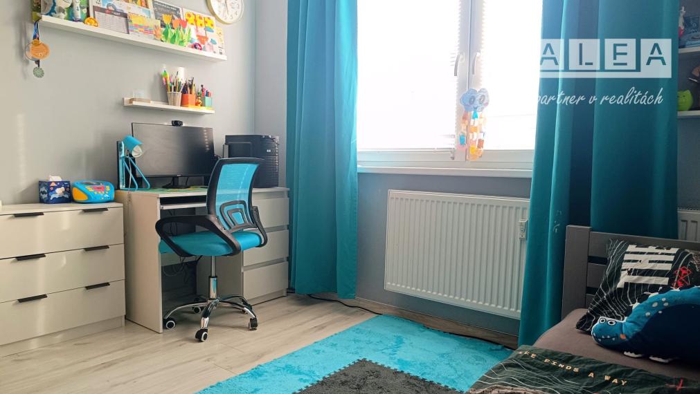3 izbový veľký byt Šaľa-Veča s balkónom, špajzou a pivnicou