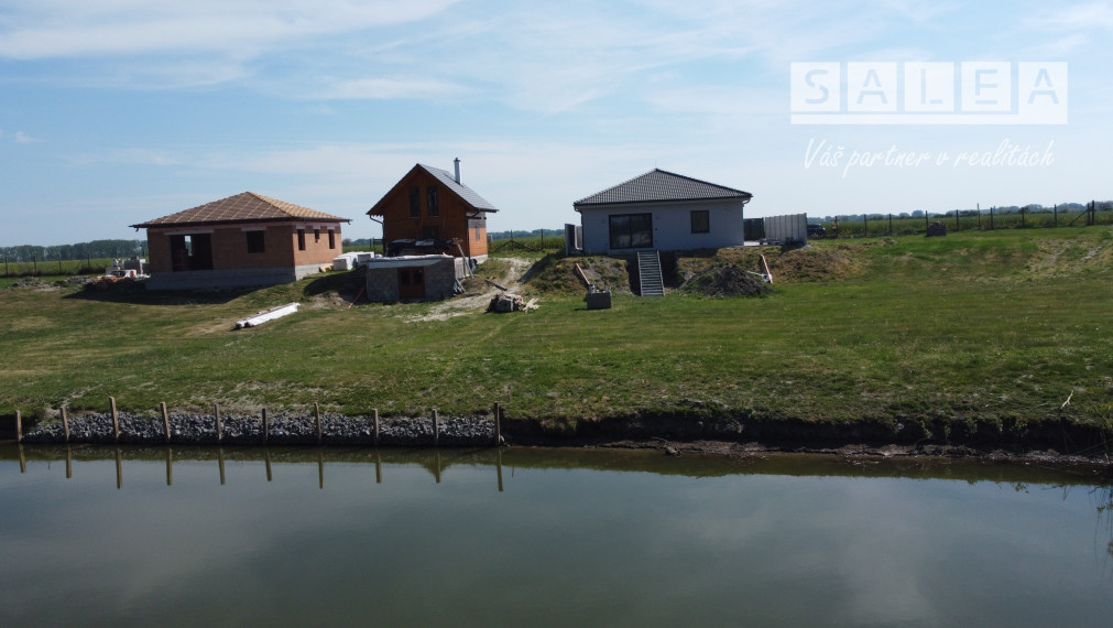 Dom pri jazere - 4 izbová novostavba Trstice- Znížená cena
