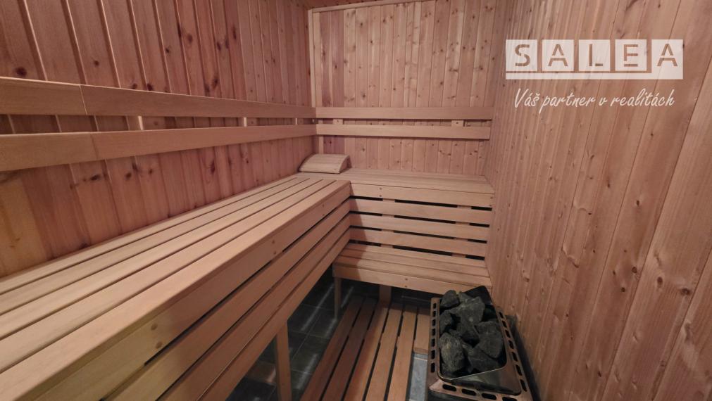Zariadený 8i RD wellness 470m2, pozemok 1840m2, Horné Saliby