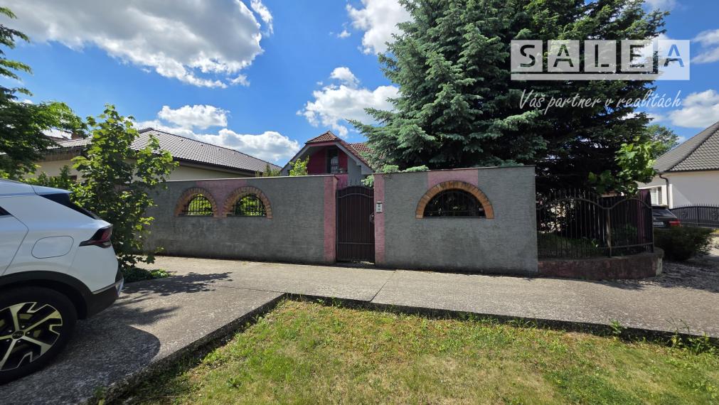 Zariadený 8i RD wellness 470m2, pozemok 1840m2, Horné Saliby