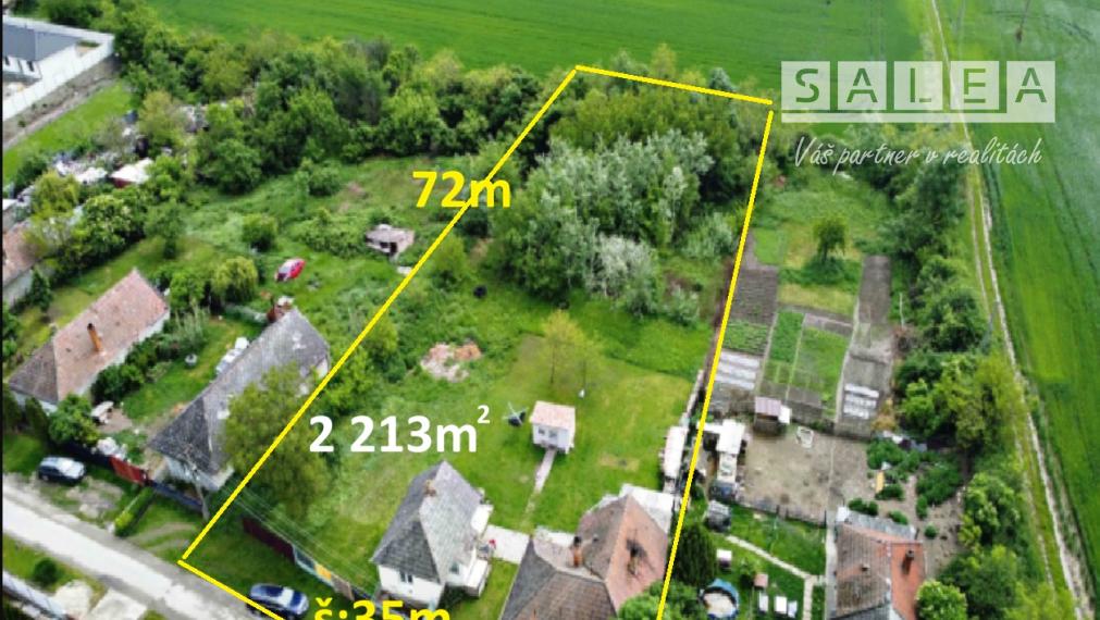 Stavebný pozemok 2213m2 s domom. Tomášikovo