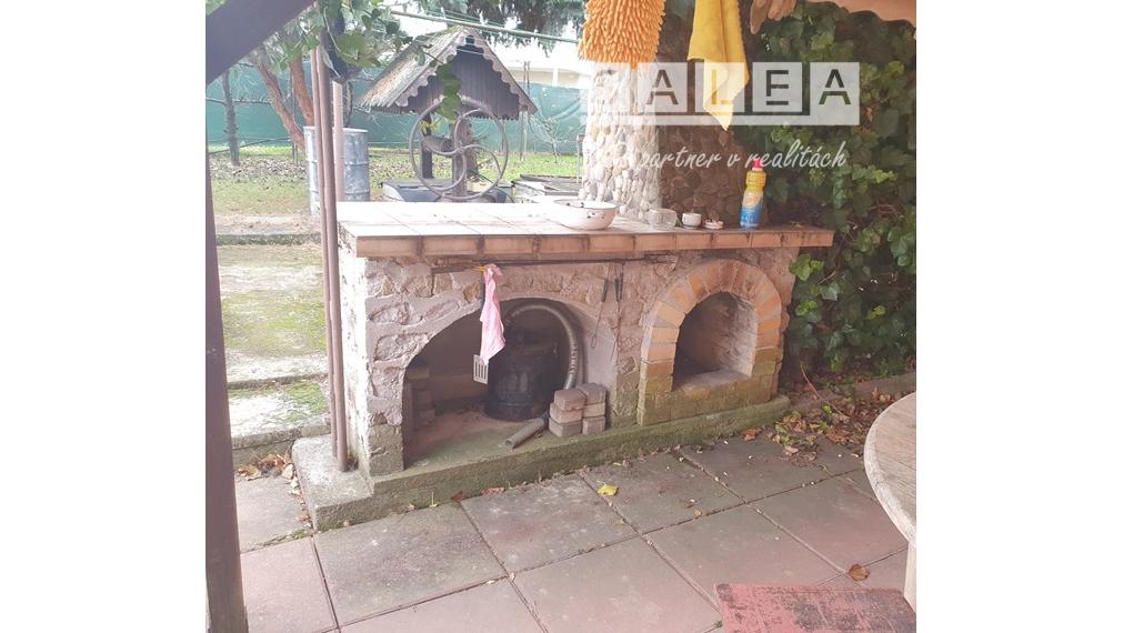 Výborná cena Rodinný dom 5iz.1438m2, garáž, Dubové pri TT