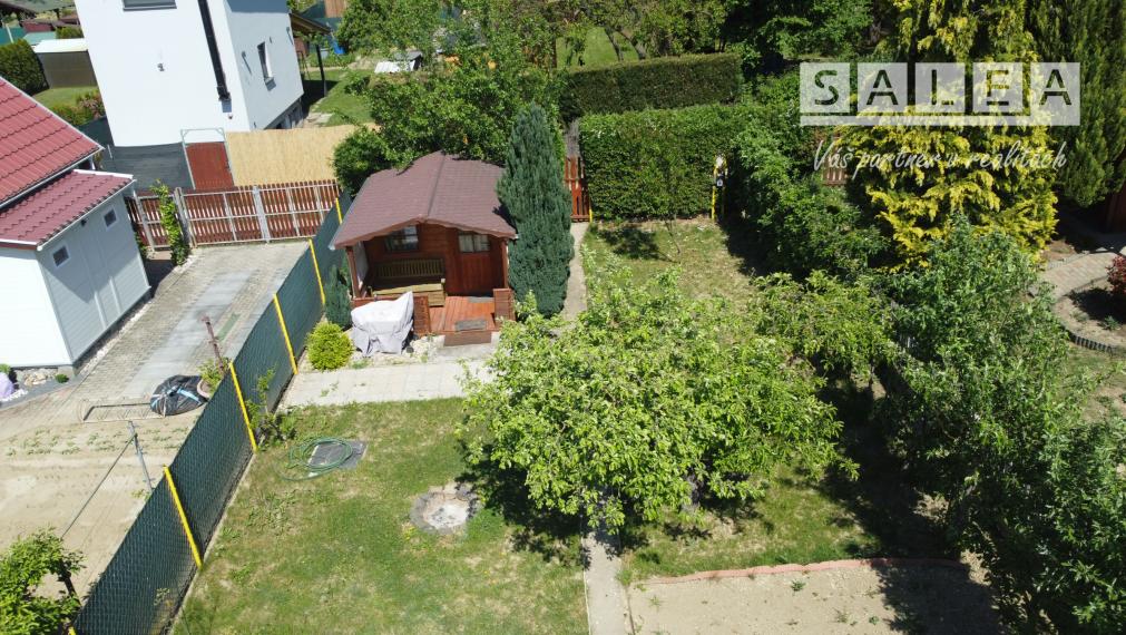Krásna záhrada s chatkou v Kráľovej nad Váhom 259 m2