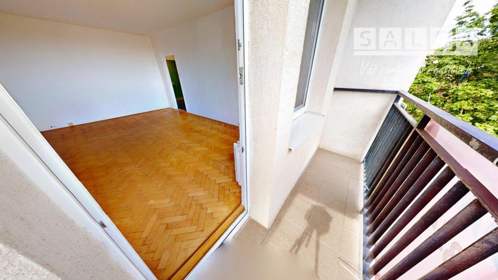 3 izbový svetlý byt 80,8 m2, 3 balkóny, špajza v byte Trnava A.Kubinu