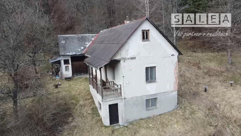 Rodinný dom  v obci Ostrý Grúň s pozemkom a záhradou 4462m2
