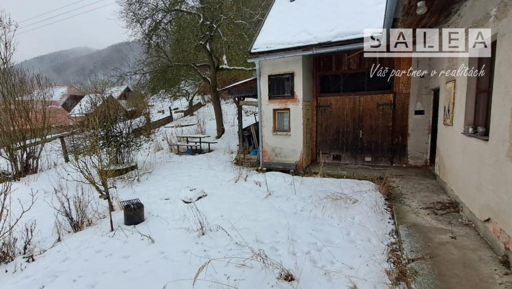 Rodinný dom  v obci Ostrý Grúň s pozemkom a záhradou 4462m2