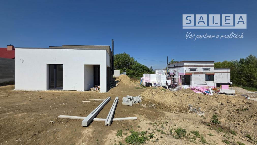 Luxusné Zariadené 4i domy s unikátnym výhľadom , Alekšince