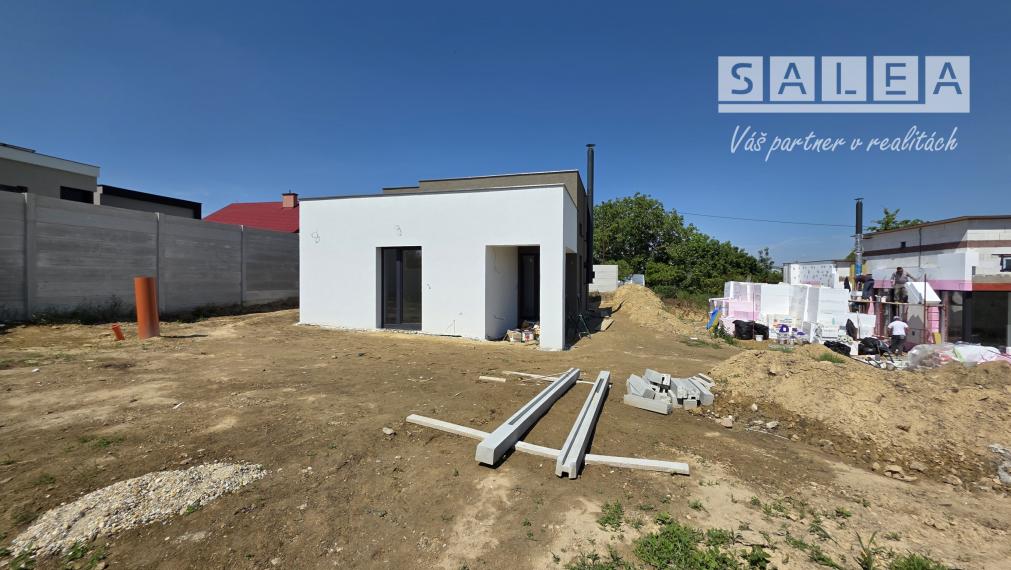 Luxusné Zariadené 4i domy s unikátnym výhľadom , Alekšince