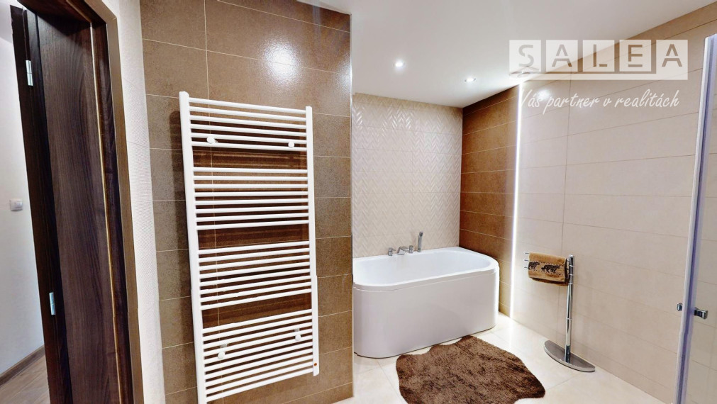 5-izbový Bungalov 226m2 na pozemku 886m2. Kajal