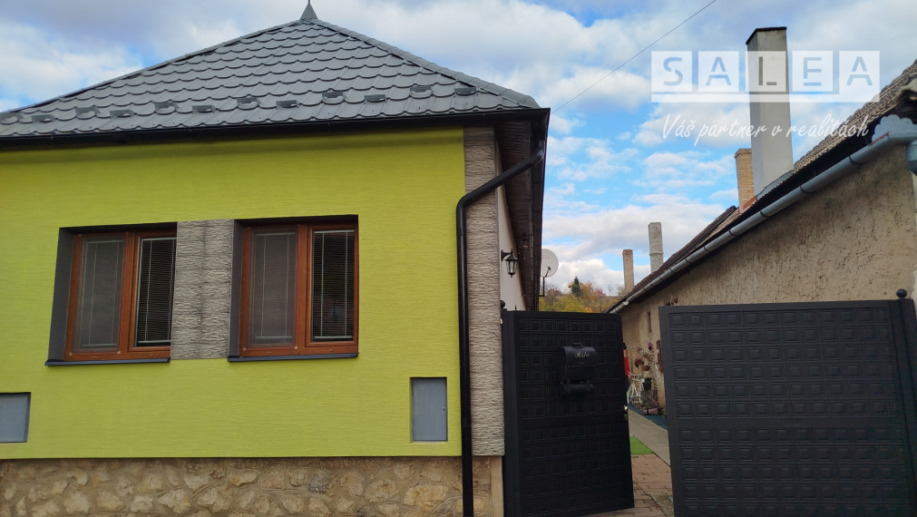 DOM V CENE BYTU A SO ZARIADENÍM! 4-izbový dom po rekonštrukcii v CENTRE Jasova