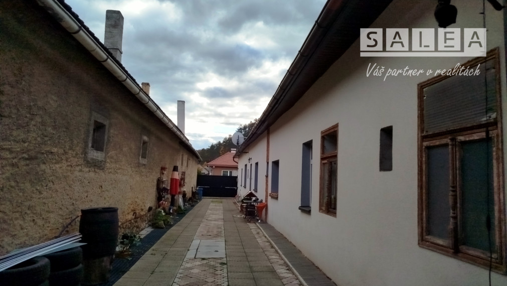 DOM V CENE BYTU A SO ZARIADENÍM! 4-izbový dom po rekonštrukcii v CENTRE Jasova