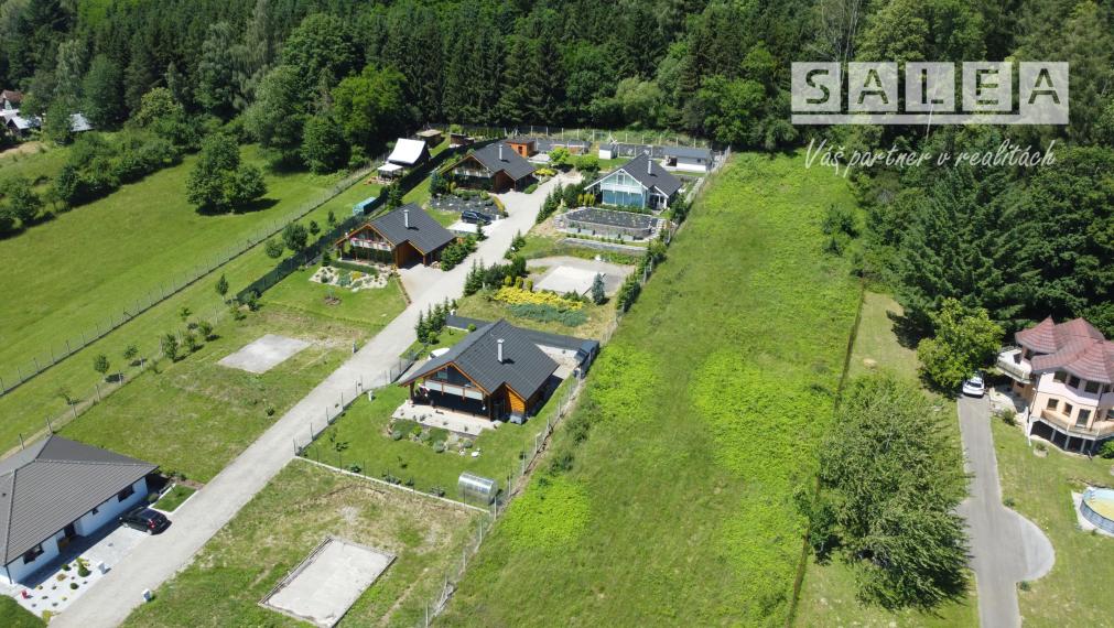 HLINÍK NAD VÁHOM - STAVEBNÝ POZEMOK SO STAVEBNÝM POVOLENÍM