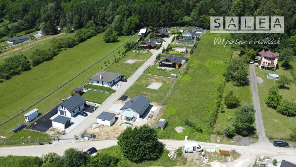 HLINÍK NAD VÁHOM - STAVEBNÝ POZEMOK SO STAVEBNÝM POVOLENÍM