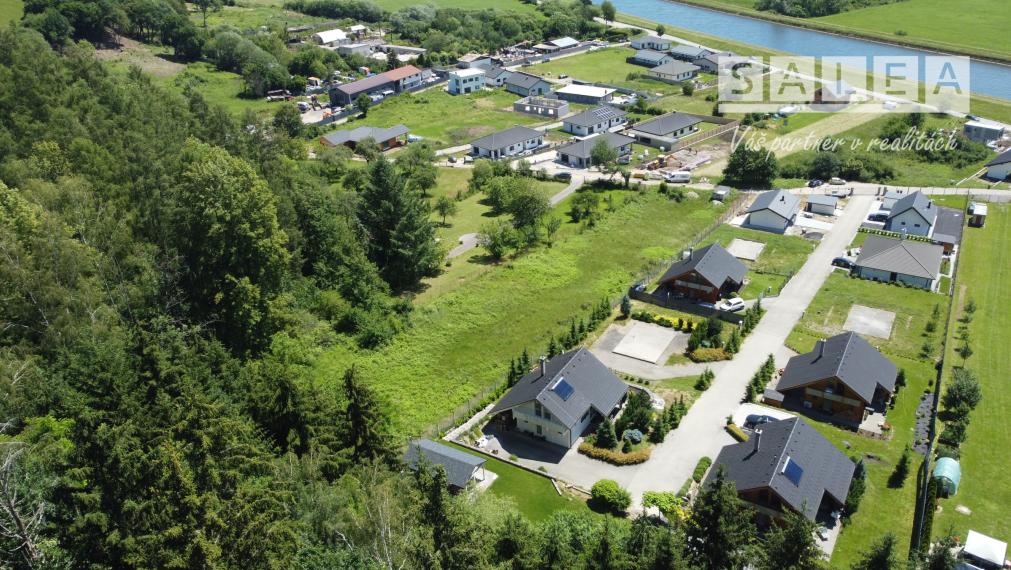 HLINÍK NAD VÁHOM - STAVEBNÝ POZEMOK SO STAVEBNÝM POVOLENÍM