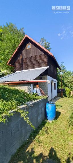 TEPLIČKA NAD VÁHOM-CHATA 4x5m s POZEMKOM 304m2-TOP LOKALITA