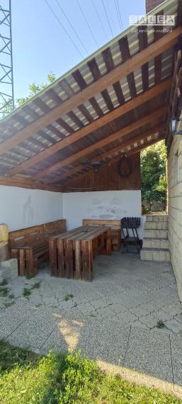 TEPLIČKA NAD VÁHOM-CHATA 4x5m s POZEMKOM 304m2-TOP LOKALITA