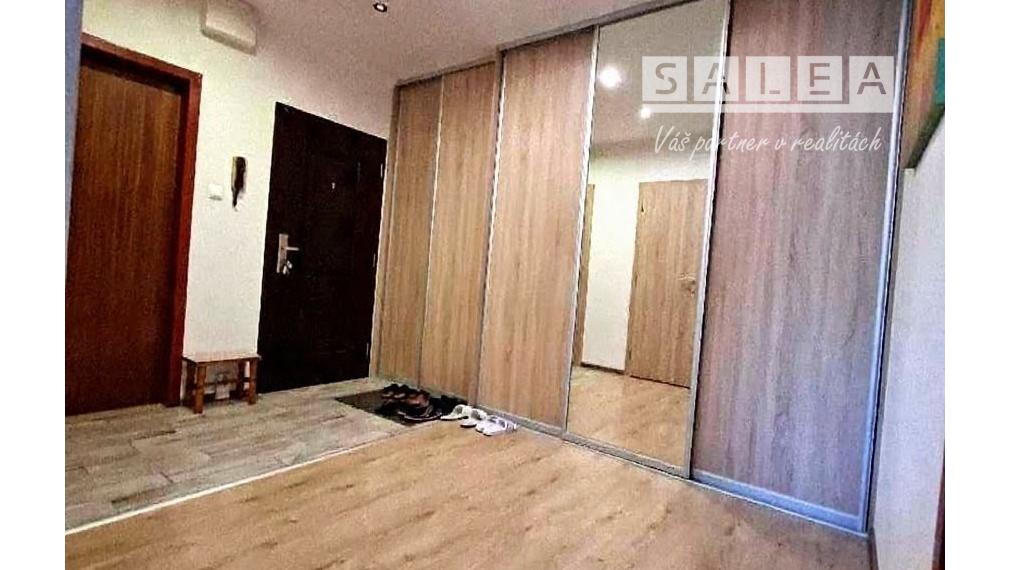 PRIESTRANNÝ 3-izbový byt (74 m²) s loggiou a moderným murovaným jadrom v Gelnici