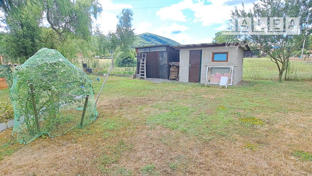 Na predaj slnečný pozemok 825 m² v intraviláne Bzenice