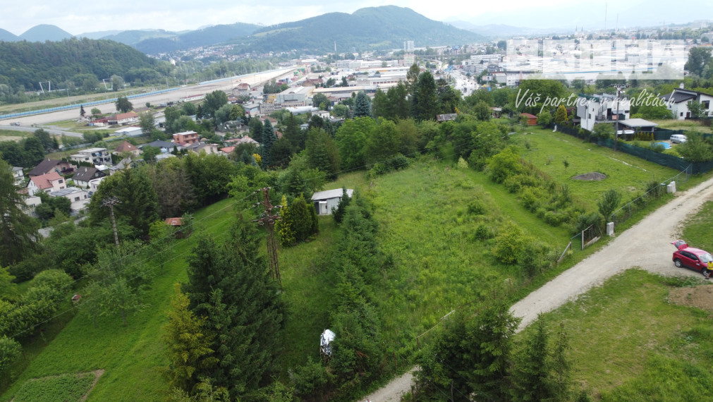 STRÁŽOV - REKREAČNÝ POZOMEK VÝMERA 1086 m2