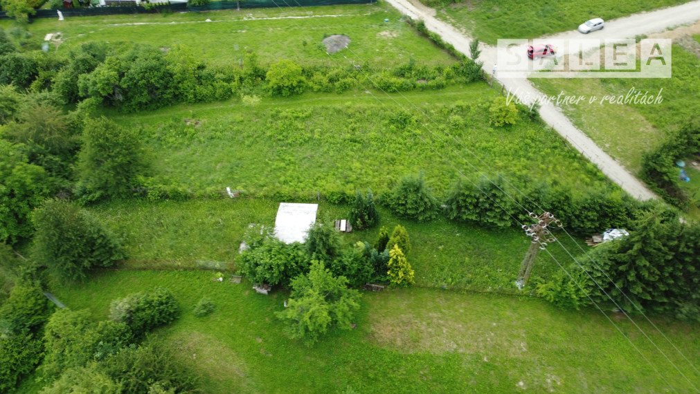 STRÁŽOV - REKREAČNÝ POZOMEK VÝMERA 1086 m2