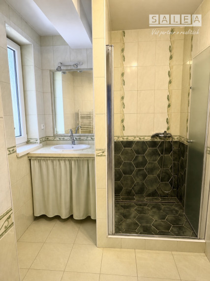 Spiegelsal- 4 izbový byt 93 m2 Trnava ul. Štefana Moyzesa s parkovacím miestom