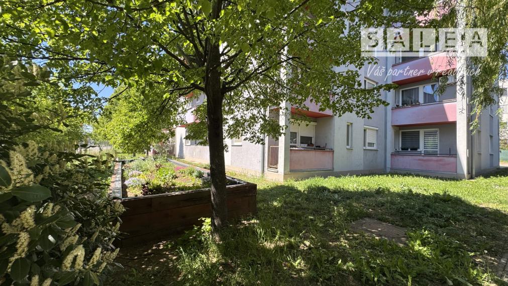 Spiegelsal- 4 izbový byt 93 m2 Trnava ul. Štefana Moyzesa s parkovacím miestom
