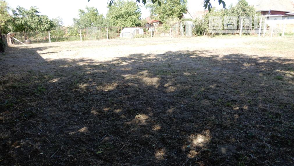 Slnečný pozemok, 580 m2, Pohronský Ruskov, okr. Levice
